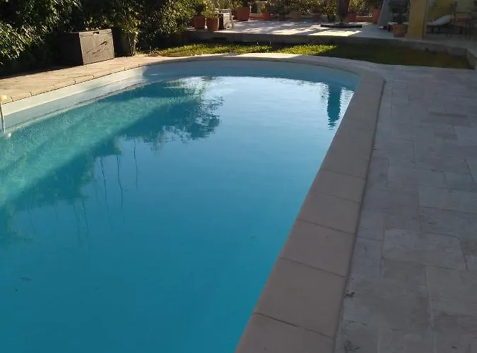 De La Terre Blanche ساناري سور مير