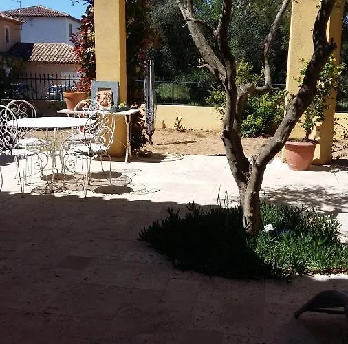 De La Terre Blanche فندق مبيت وإفطار *