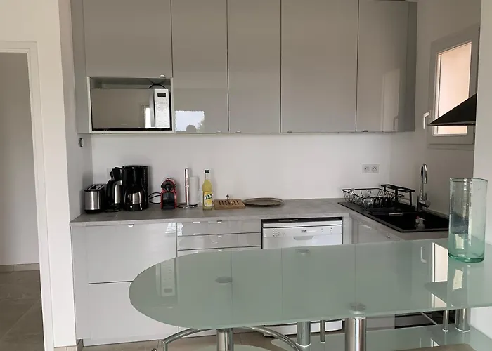 فندق مبيت وإفطار De La Terre Blanche *