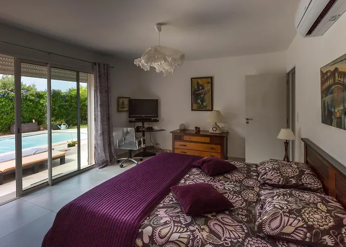 فندق مبيت وإفطار De La Terre Blanche