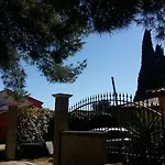 Nocleg ze śniadaniem De La Terre Blanche *
