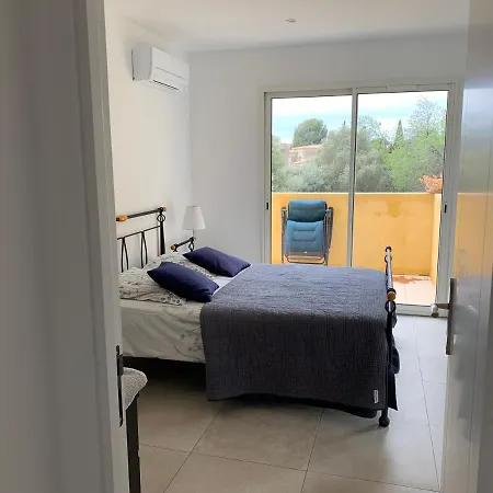 De La Terre Blanche Санари-сюр-Мер