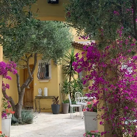 De La Terre Blanche *